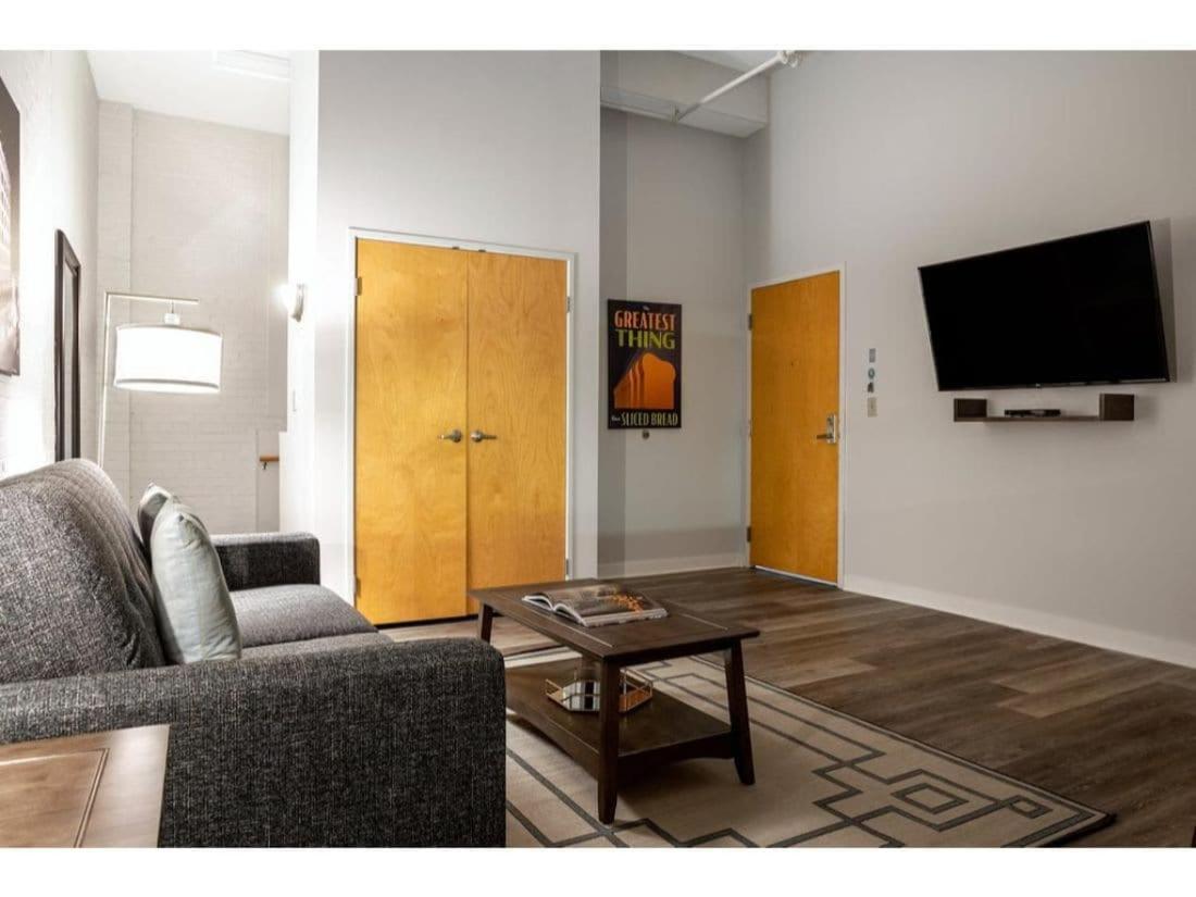Modern Apartment Close To Everything Cozysuites إنديانابوليس المظهر الخارجي الصورة
